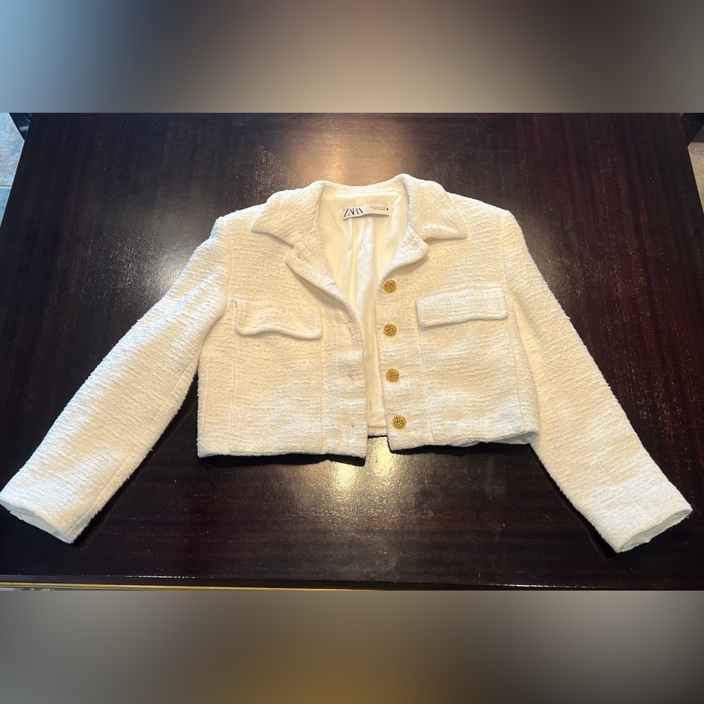 Elegant Cropped White Blazer Coat